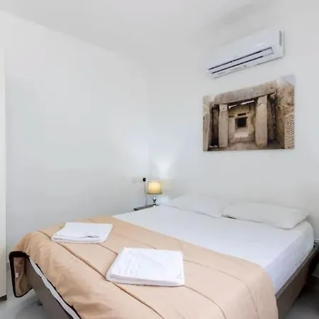 & Spacious Penthouse W/ 1br + View By 360 Estates Msida