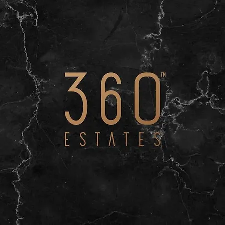 & Spacious Penthouse W/ 1br + View By 360 Estates * ムサイダ