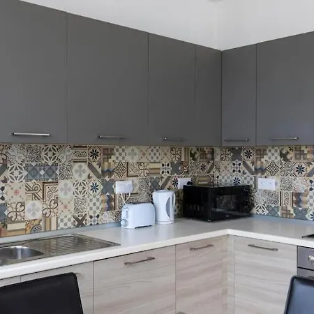 & Spacious Penthouse W/ 1br + View By 360 Estates Appartement Msida