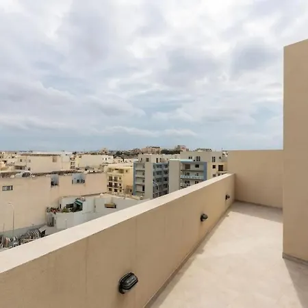 & Spacious Penthouse W/ 1br + View By 360 Estates Apartment *