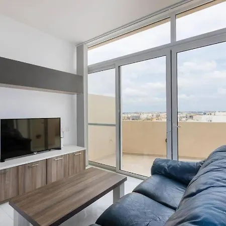 & Spacious Penthouse W/ 1br + View By 360 Estates *