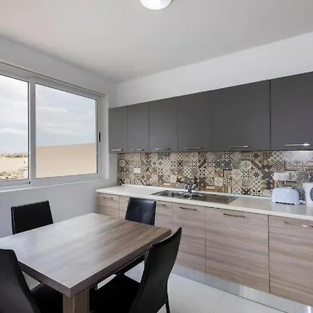 Apartment & Spacious Penthouse W/ 1br + View By 360 Estates Msida