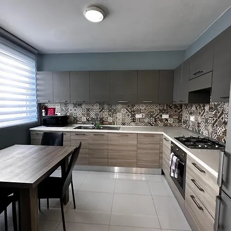 Apartman & Spacious Penthouse W/ 1br + View By 360 Estates