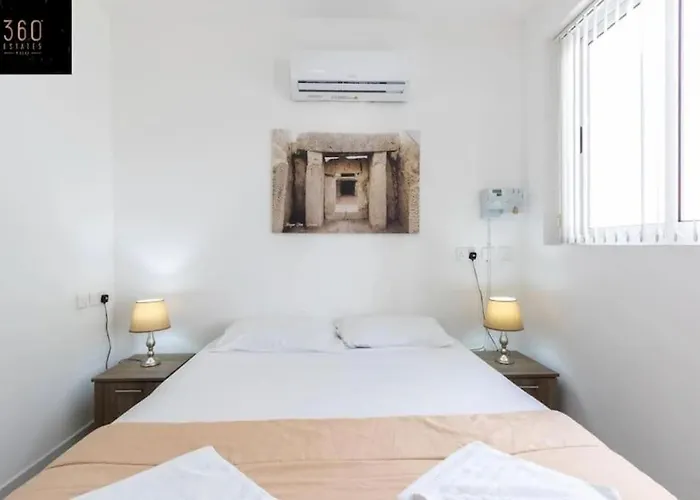 & Spacious Penthouse W/ 1br + View By 360 Estates Msida