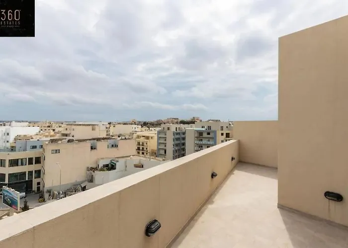 & Spacious Penthouse W/ 1br + View By 360 Estates Apartament *