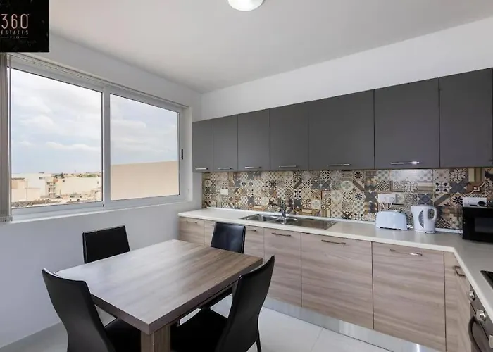 Apartament & Spacious Penthouse W/ 1br + View By 360 Estates Msida